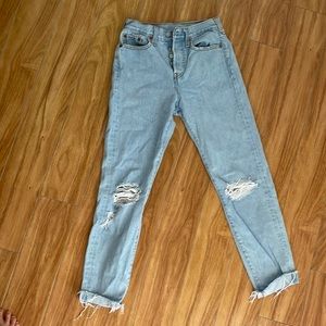 Levi’s light wash distressed wedgie jeans size 25